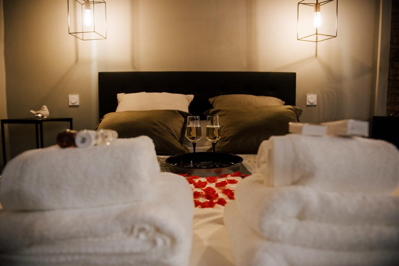 La Suite Romantique Avec Jacuzzi Au Coeur De Perpignan Zewnętrze zdjęcie
