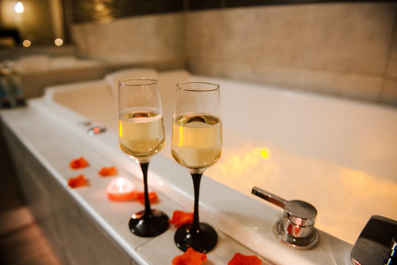 La Suite Romantique Avec Jacuzzi Au Coeur De Perpignan Zewnętrze zdjęcie