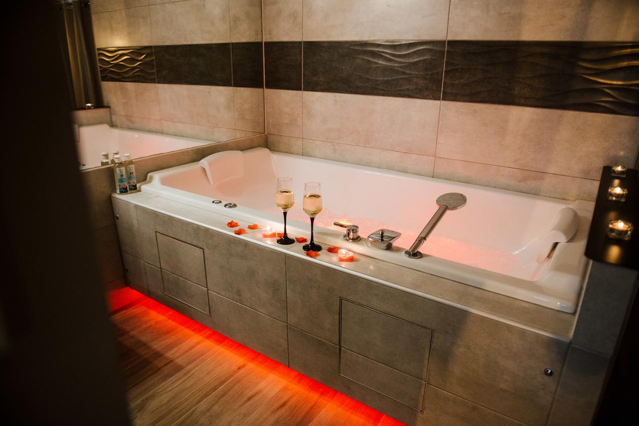 La Suite Romantique Avec Jacuzzi Au Coeur De Perpignan Zewnętrze zdjęcie